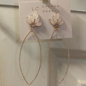 🌺Elegant Earrings from Lauren Conrad